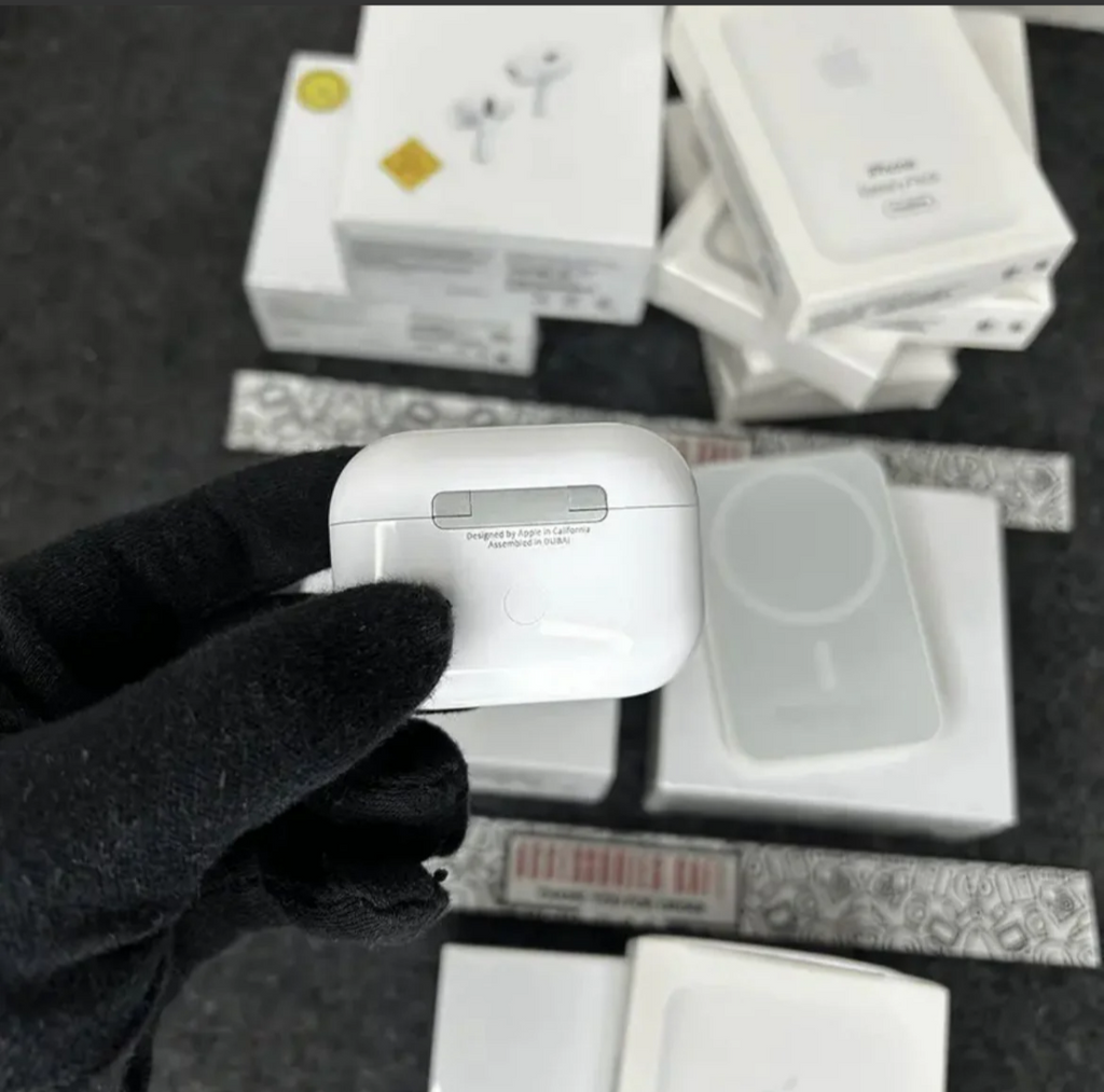 AirPod Pro + Megsafe Power Bank Combo + 4 IN 1 Data Cable
